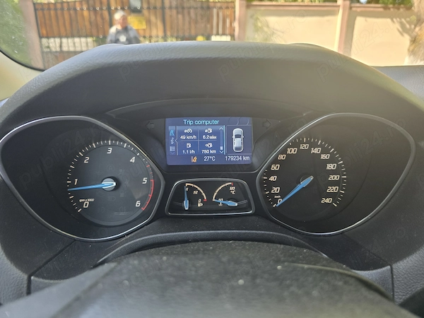 FORD Focus 2011 — imagine 6