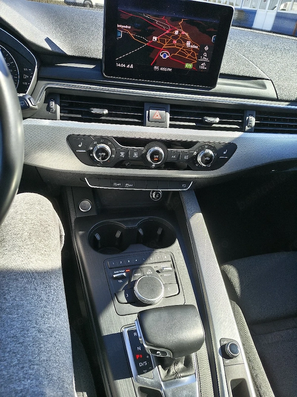AUDI A4 2019 — imagine 10