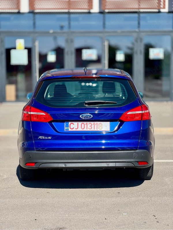 FORD Focus 2015 — imagine 5