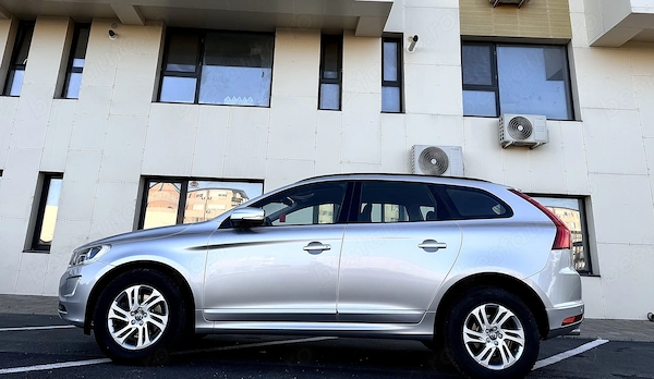 VOLVO XC60 2015 — imagine 10