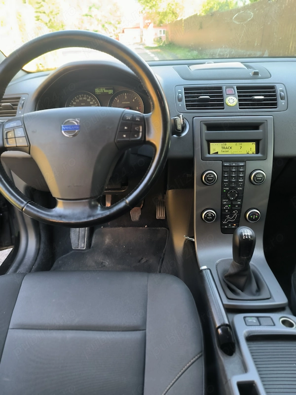 VOLVO V50 2010 — imagine 5