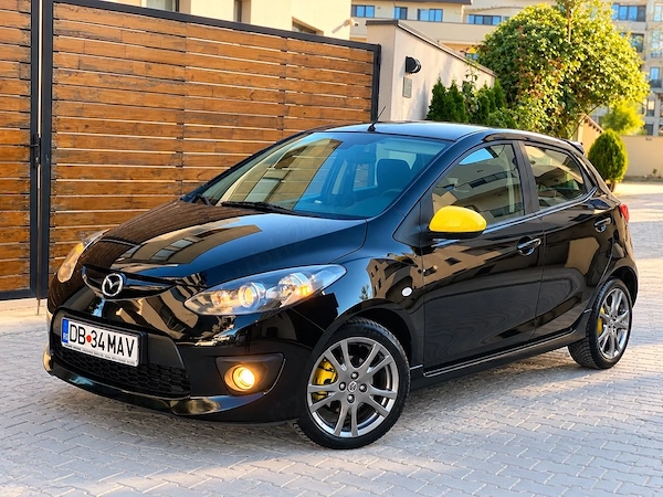 MAZDA 2 1.5 Benzina 105 CP Pachet Sport Full Dotari