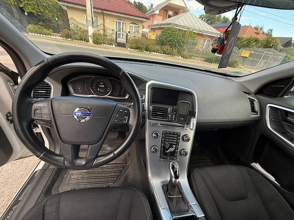 VOLVO XC60 2016 — imagine 2