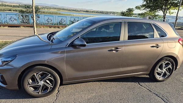 HYUNDAI i30 2023 — imagine 3