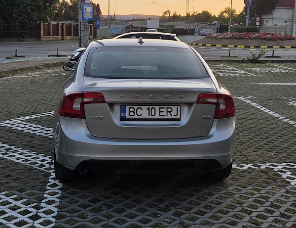 VOLVO S60 2011 — imagine 4