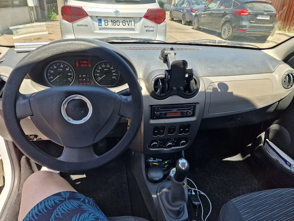 DACIA Logan 2011 — imagine 11