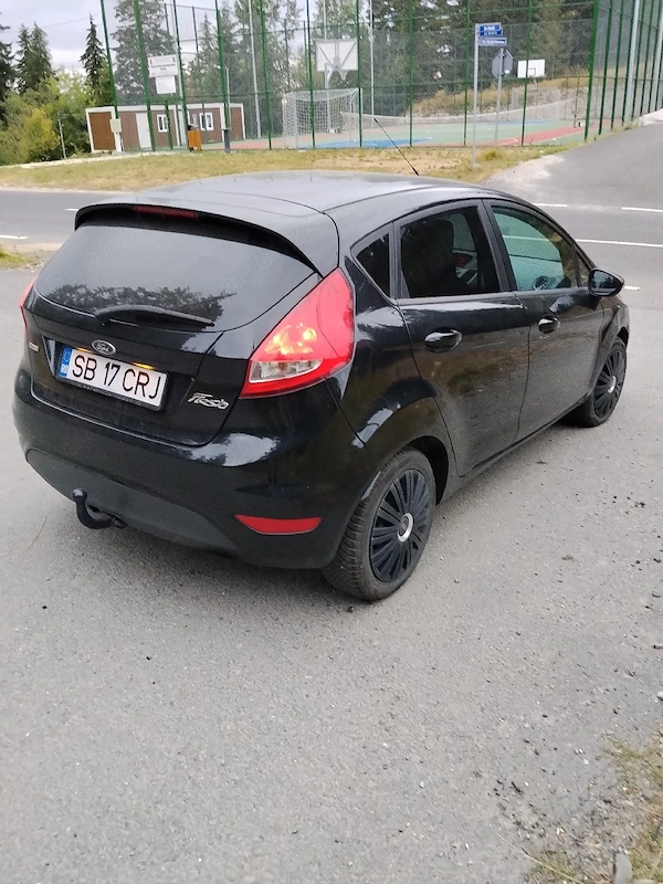 FORD Fiesta 2010 — imagine 2