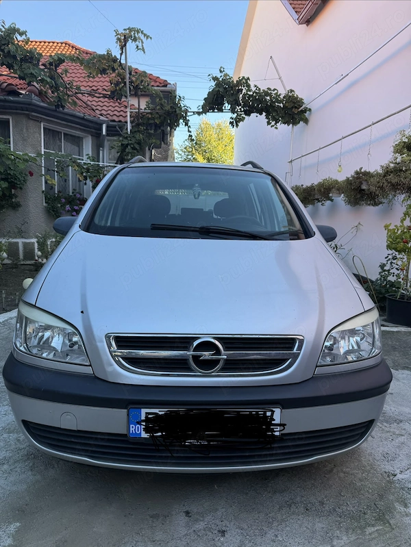 Vând Opel Zafira
