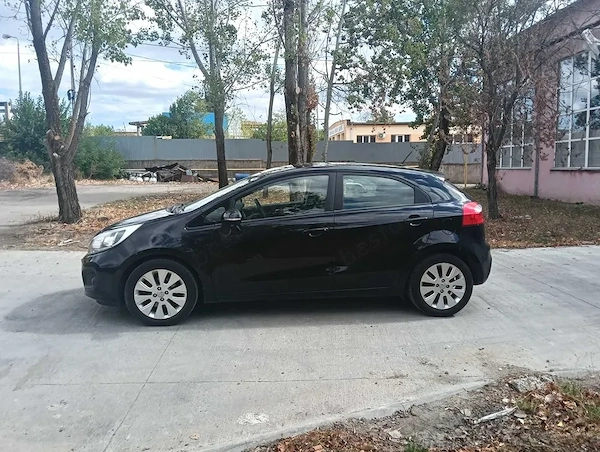 KIA Rio 2013 — imagine 2
