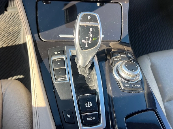 BMW 5 Series 2011 — imagine 9