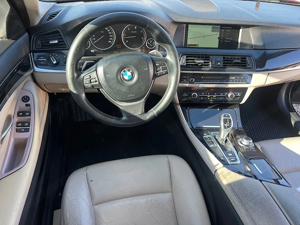 BMW 5 Series 2011 — imagine 10