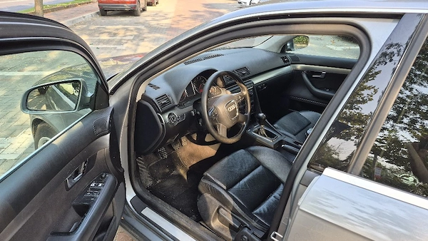 AUDI A4 2006 — imagine 2
