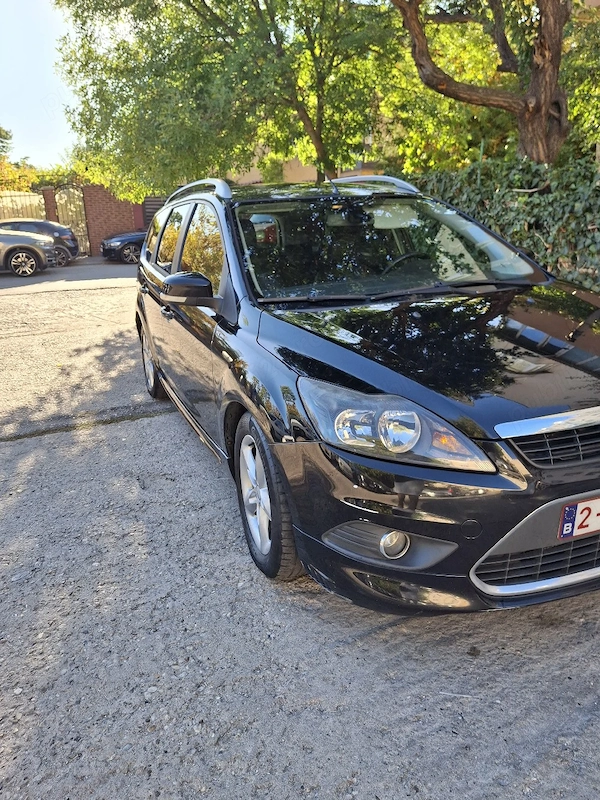 FORD Focus 2010 — imagine 5