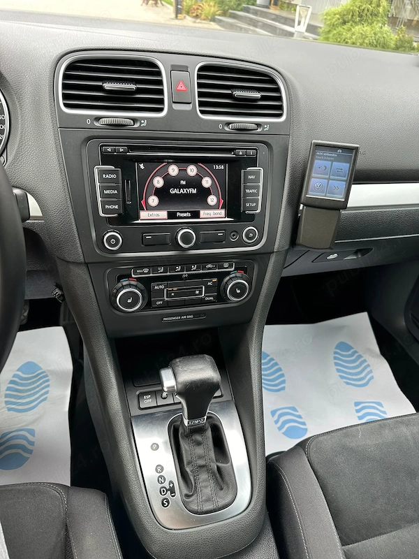 VOLKSWAGEN Golf 2010 — imagine 6