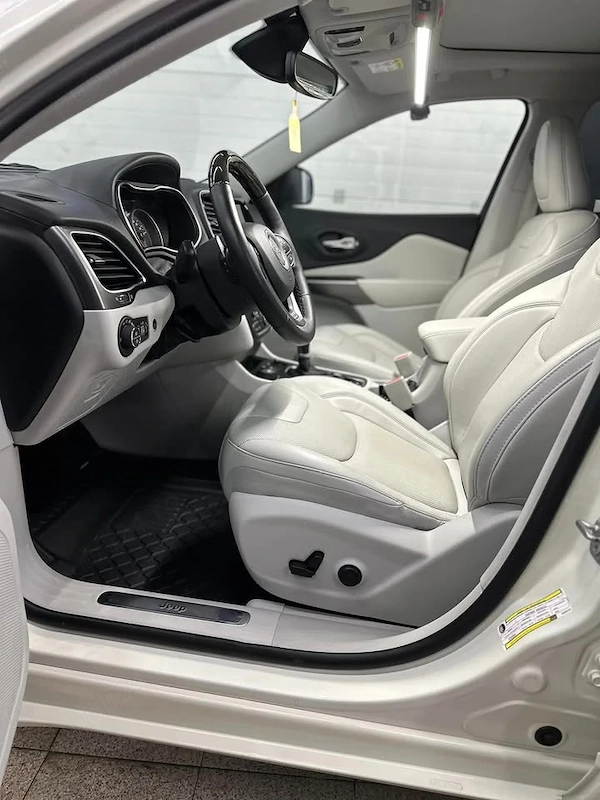 JEEP Cherokee 2019 — imagine 3