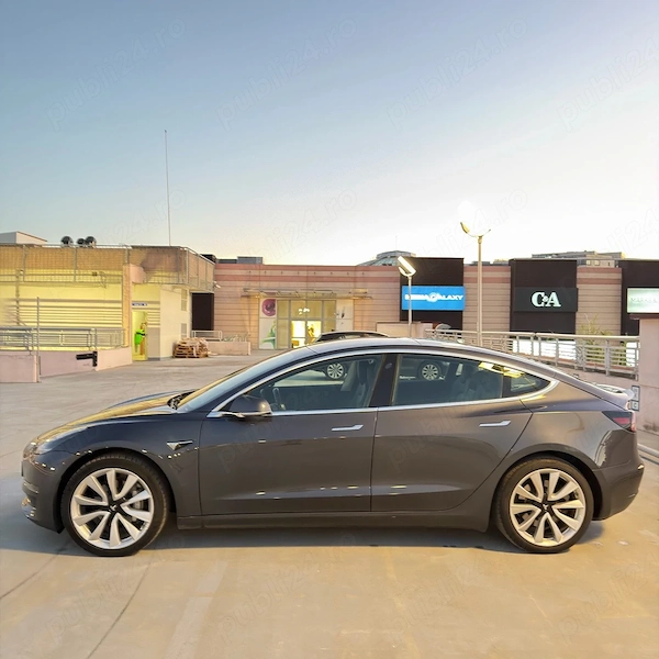 TESLA Model 3 2019 — imagine 4