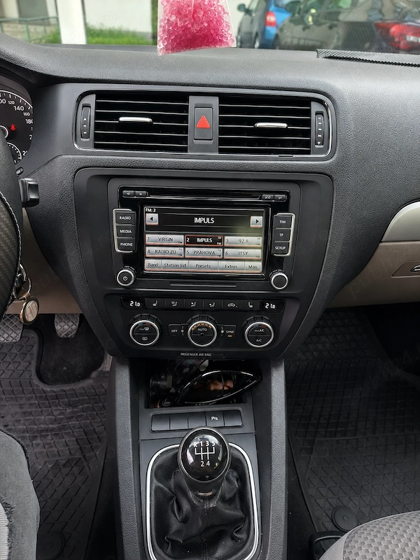VOLKSWAGEN Jetta 2013 — imagine 9