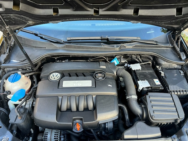 VOLKSWAGEN Golf 2010 — imagine 10