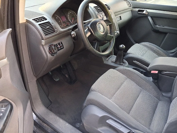 VOLKSWAGEN Touran 2006 — imagine 3