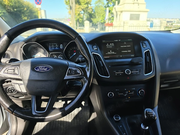 FORD Focus 2015 — imagine 5