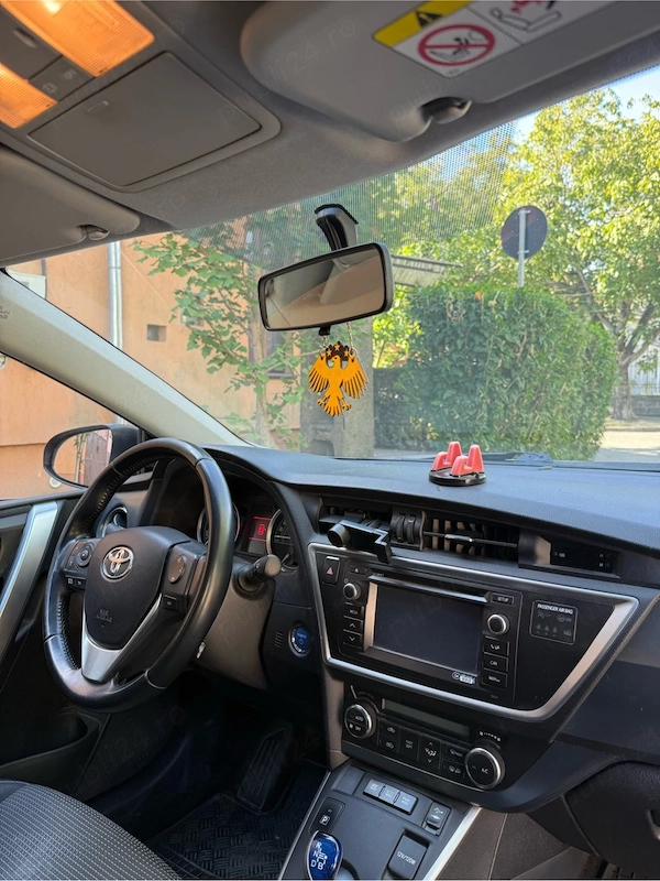 Toyota Auris Hybrid