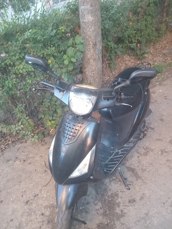 Vand scuter fara permis LA souris