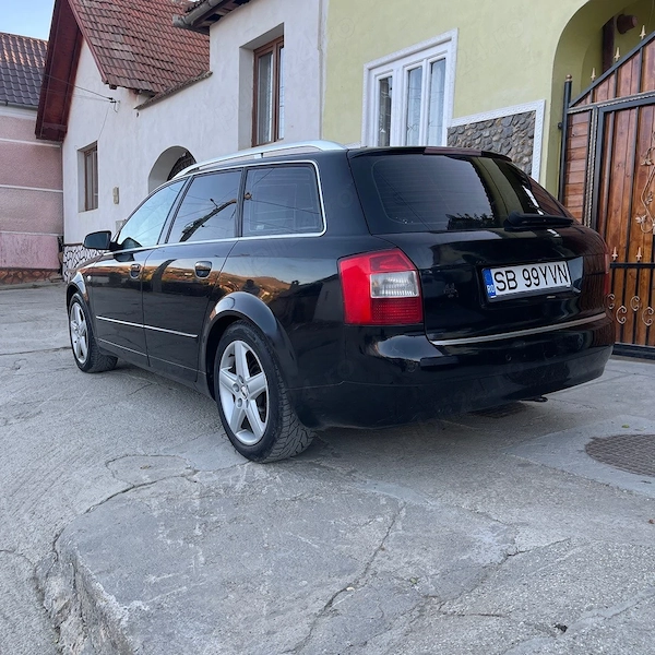AUDI A4 2004 — imagine 2