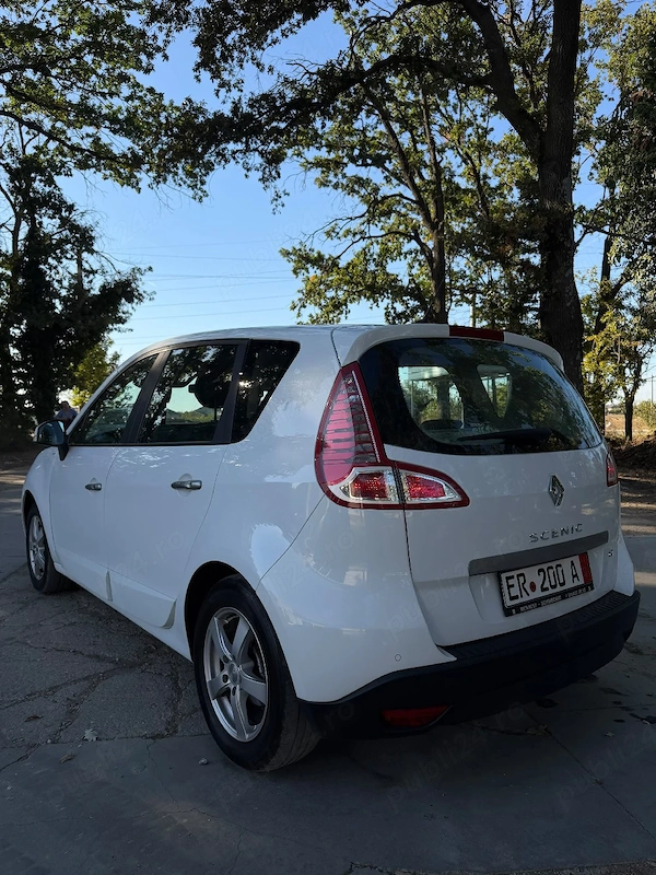 RENAULT Scenic 2012 — imagine 2