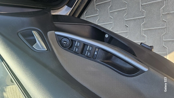 FORD Focus 2011 — imagine 10