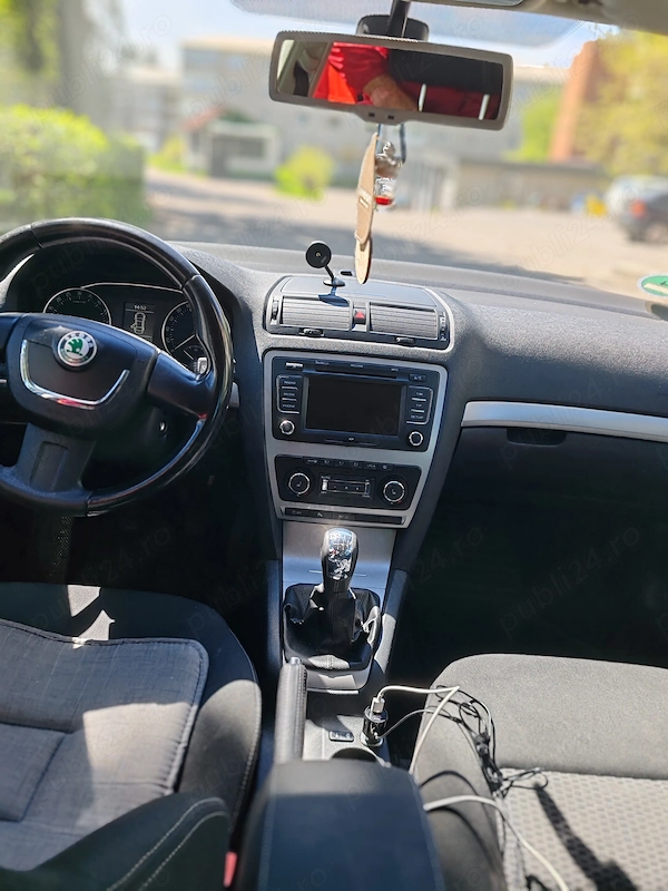 SKODA Octavia 2011 — imagine 3