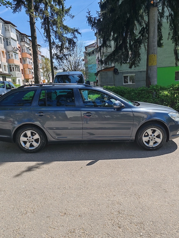 SKODA Octavia 2011 — imagine 5