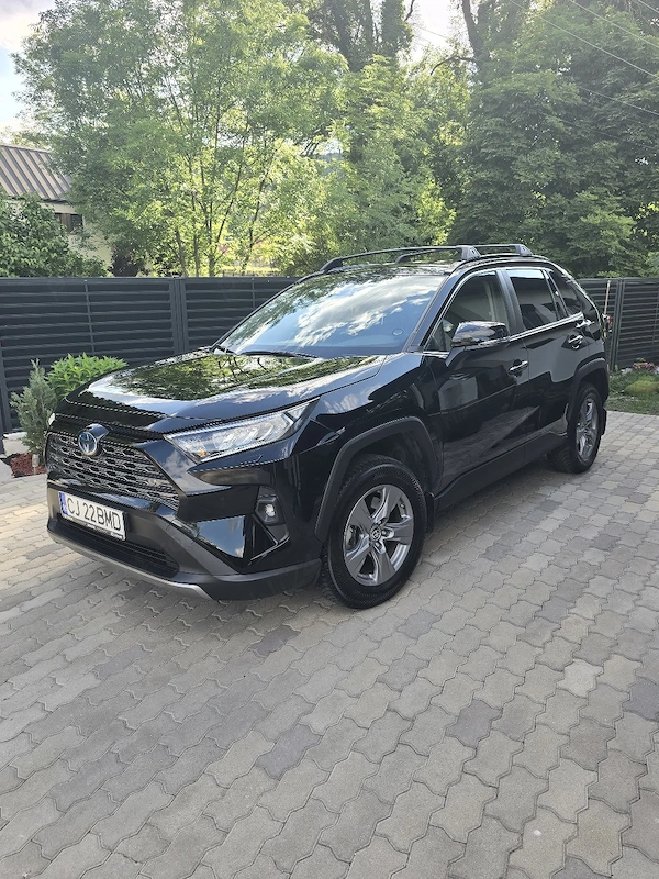 TOYOTA RAV4 2025 — imagine 5