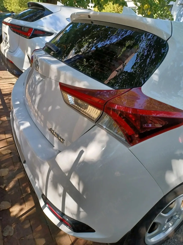 TOYOTA Auris 2016 — imagine 3