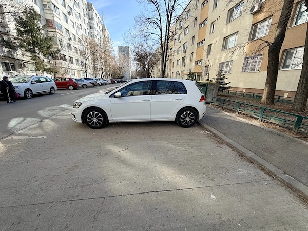 VOLKSWAGEN Golf 2020 — imagine 4
