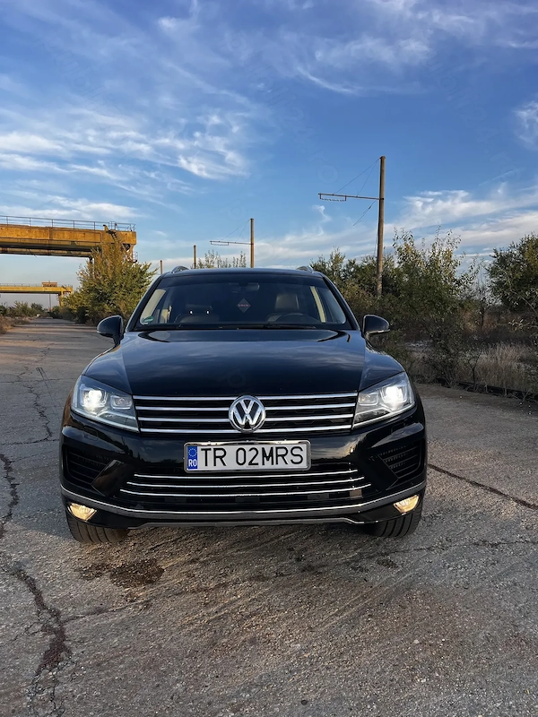 VOLKSWAGEN Touareg