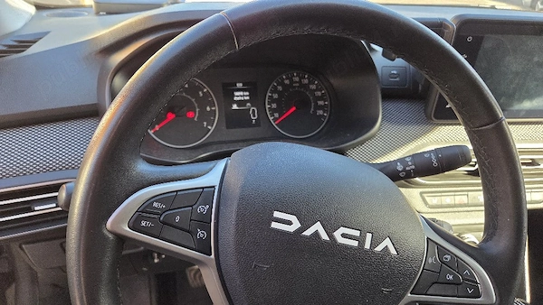 DACIA Logan 2023 — imagine 3