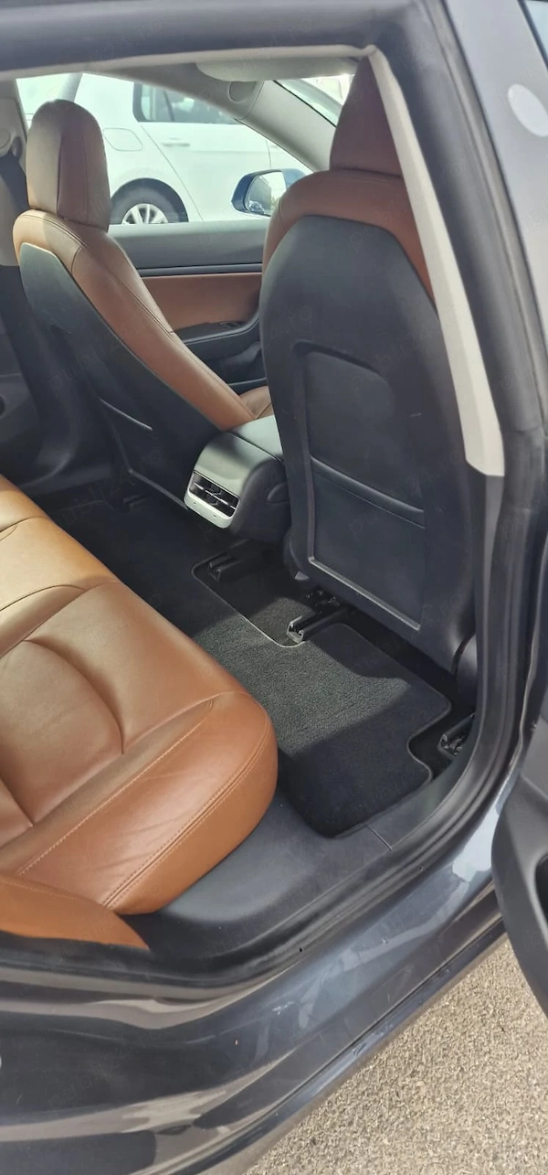 TESLA Model 3 2020 — imagine 4