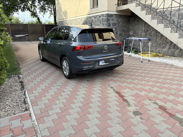 VOLKSWAGEN Golf 2023 — imagine 5