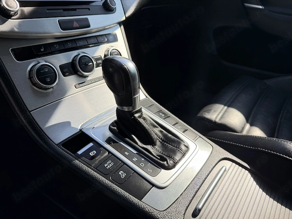 VOLKSWAGEN Passat 2013 — imagine 14