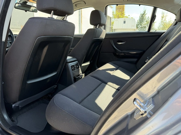 BMW 3 Series 2010 — imagine 8