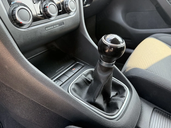 VOLKSWAGEN Golf 2010 — imagine 13