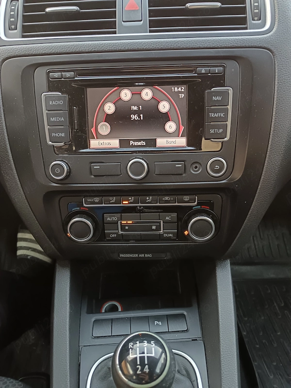 VOLKSWAGEN Jetta 2011 — imagine 5