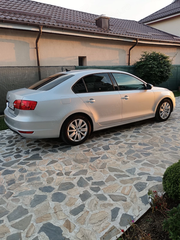 VOLKSWAGEN Jetta 2011 — imagine 2