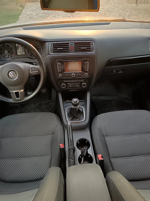 VOLKSWAGEN Jetta 2011 — imagine 6