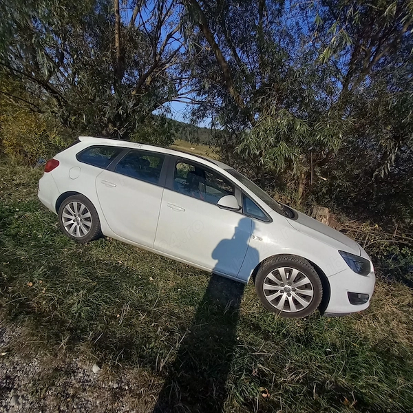 OPEL Astra 2013 — imagine 4