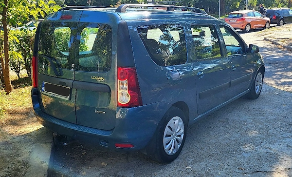 DACIA Logan 2010 — imagine 3