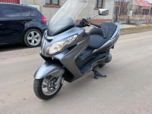 Szuzuki Burgman 400