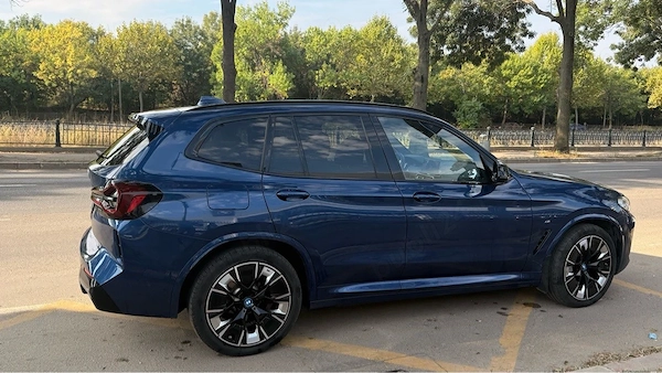 BMW iX3 2022 — imagine 3