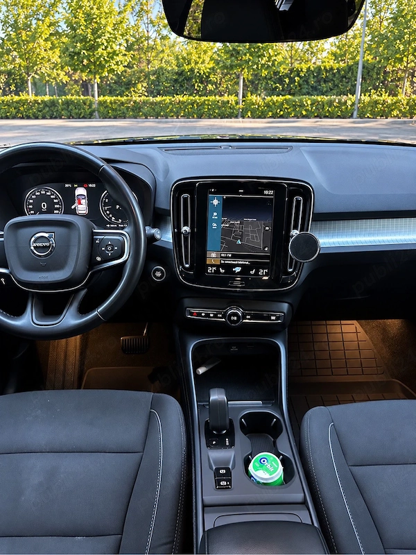 VOLVO XC40 2021 — imagine 3