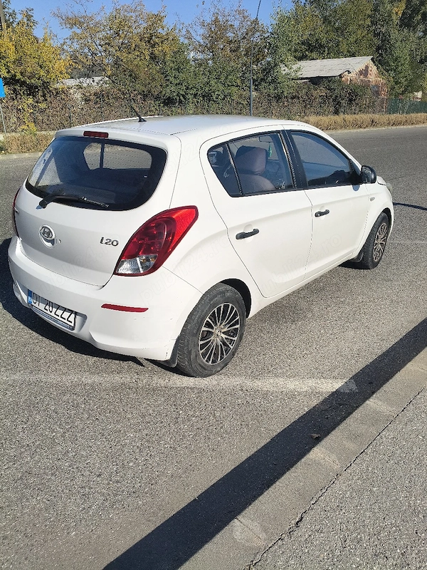 HYUNDAI i20 2013 — imagine 5